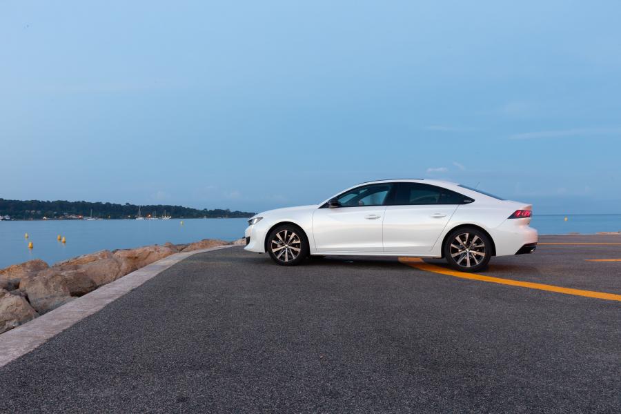  Peugeot 508 GT Line 2018 года  (WW) (фото 39 из 42)